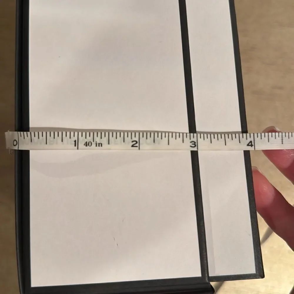 Chanel Gift Box with Cards - Picture 16 of 16